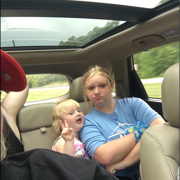 Meet your Posher, Tabitha - Picture 5 of 6